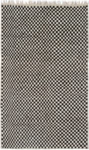 checkered-rug-black-and-white