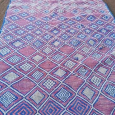 Moroccan kilim rug – Pink and purple area rug