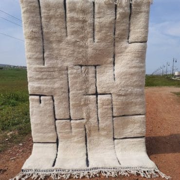 Small Moroccan rug 4×6