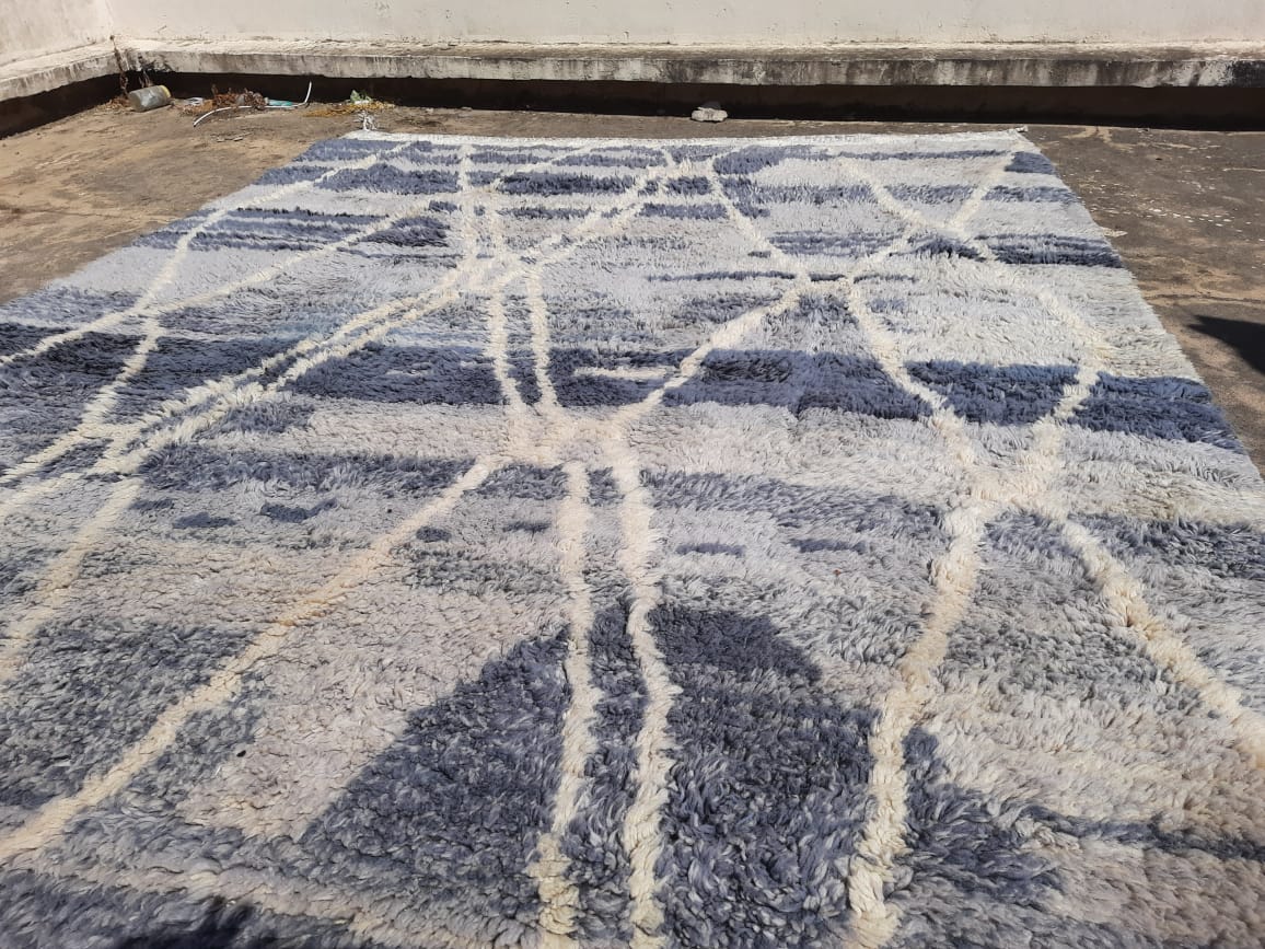 Moroccan rug grey 9' X 12' - Image 8