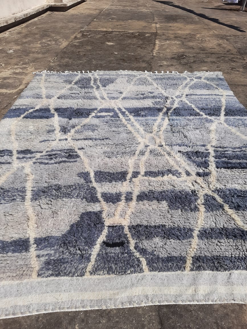 Moroccan rug grey 9' X 12' - Image 3