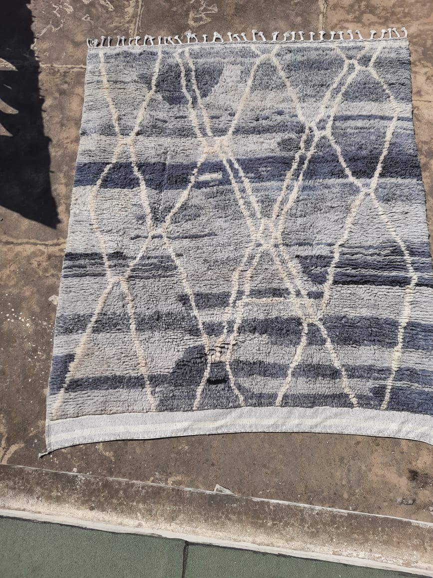 Moroccan rug grey 9' X 12' - Image 4