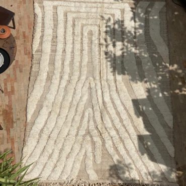 Wool Area Rug One-of-a-Kind pattern