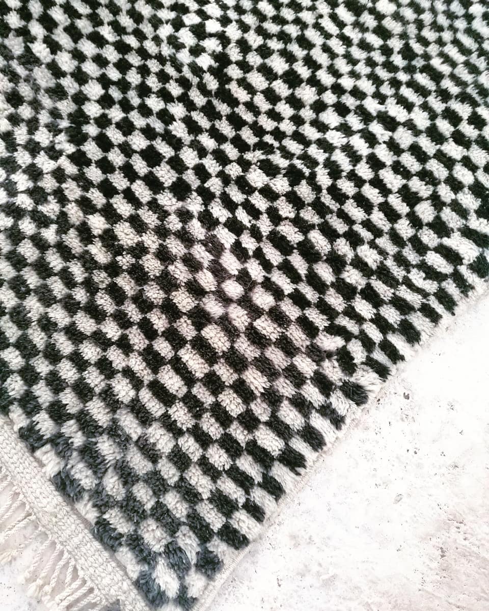 Moroccan checkered rug 8x10 feet - Image 2