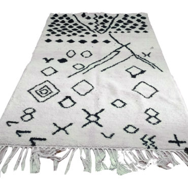 Beni Ourain Moroccan rug – Black and white – 5′ X 8′