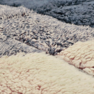 Luxury Contemporary rug from Mrirt in Blue and Cream