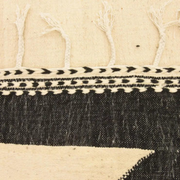 Moroccan Berber kilim rug geometric pattern