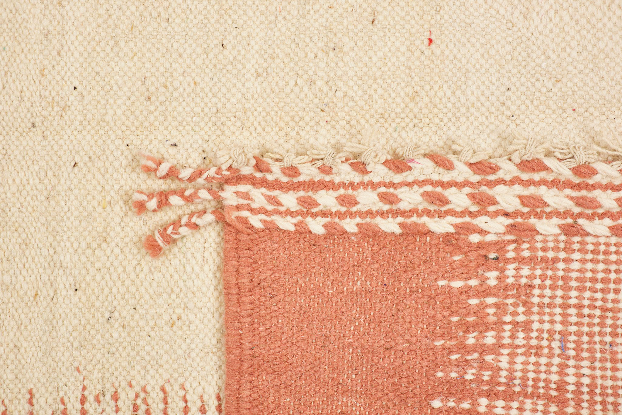 Flat Woven Moroccan Kilim Rug in White and Peach Striped Pattern - Image 3