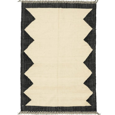 Moroccan Berber kilim rug geometric pattern
