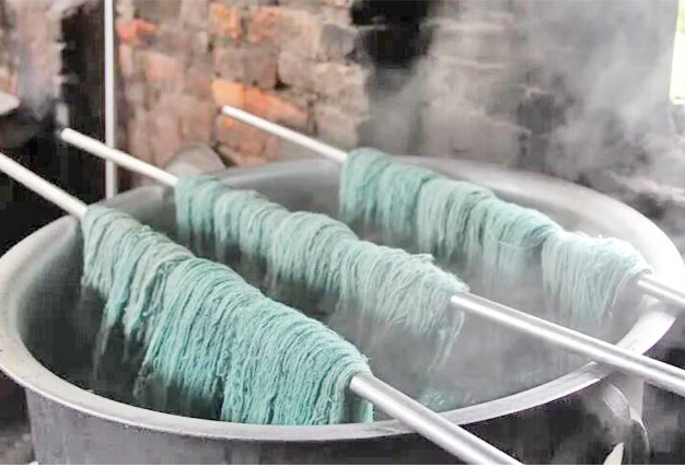 wool dyeing wool