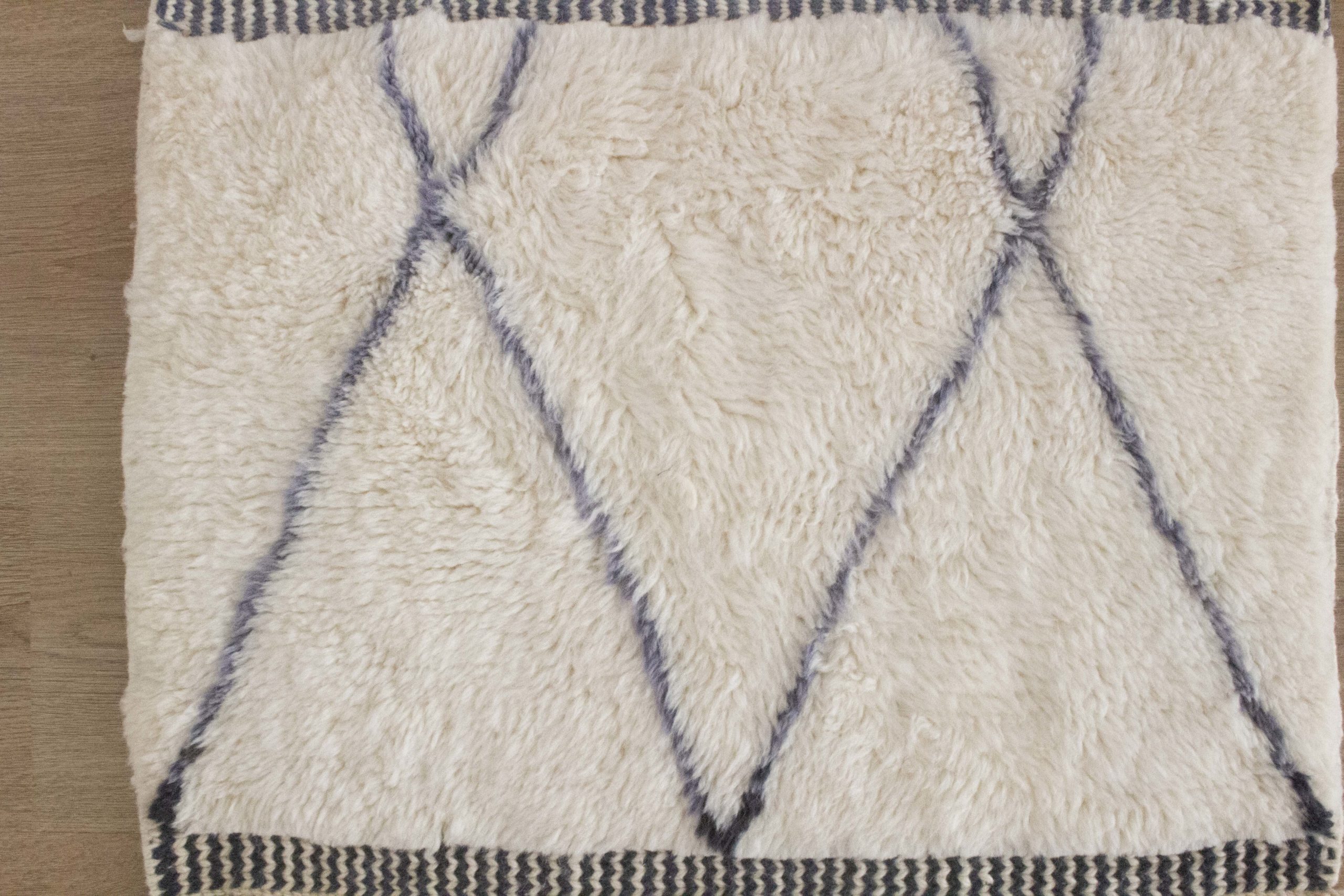 Moroccan Beni rug sample - BLUE - Image 4