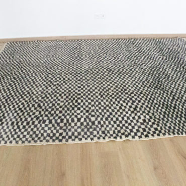 Moroccan checkered area rug Black and White – 8’x10′