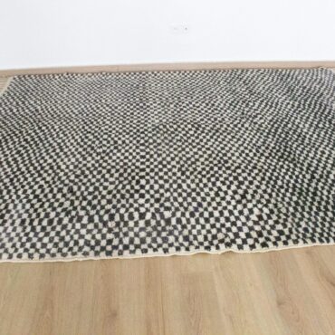 Moroccan checkered area rug Black and White – 8’x10′