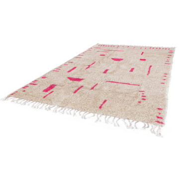 Pink Moroccan rug – Minimalist design
