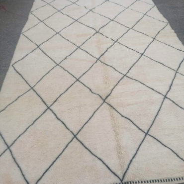 Diamonds Moroccan Beni Ourain rug 7×11.5 Ft