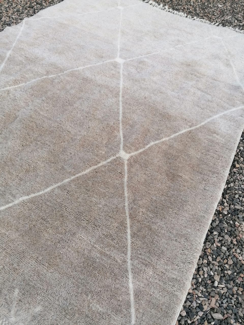 Moroccan Wool Rug 9x12 Ft - Beige and White diamond pattern - Image 3