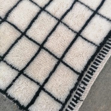 Grid Moroccan wool rug 4×6 feet