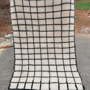 Grid Moroccan wool rug 4×6 feet