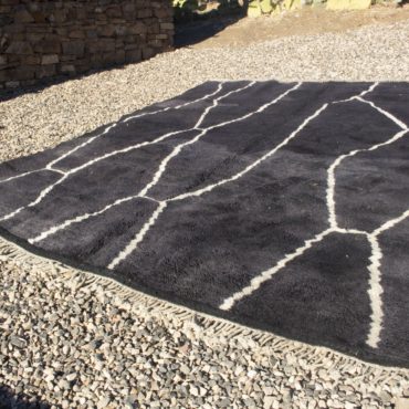 Black Moroccan Beni Mrirt Rug 8’x10′