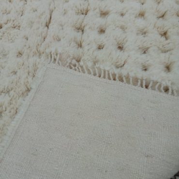 Moroccan Berber Wool Rug in Off White