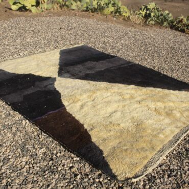 Moroccan Beni Mrirt Rug – Black and Beige