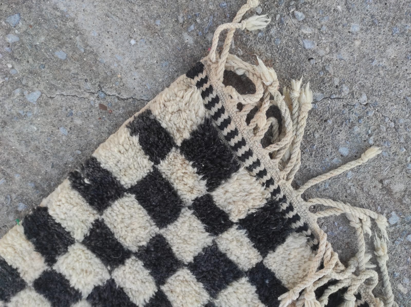 Checkered Moroccan Wool Rug in Black And White 9'x12' - Image 7