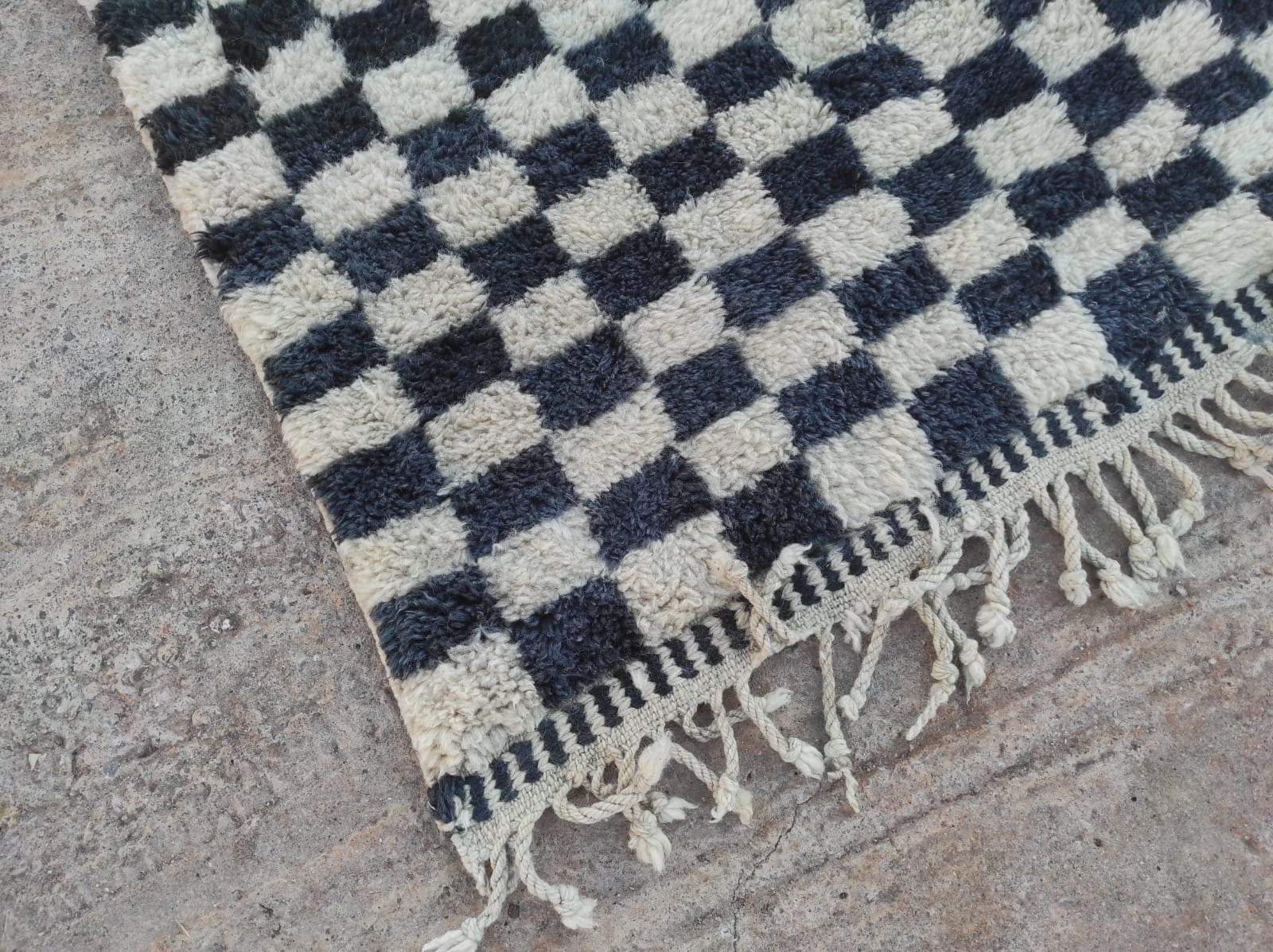 Checkered Moroccan Wool Rug in Black And White 9'x12' - Image 4