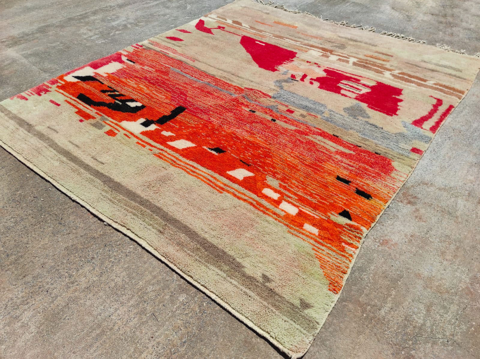 Vintage Inspired Moroccan Wool Rug - Image 4