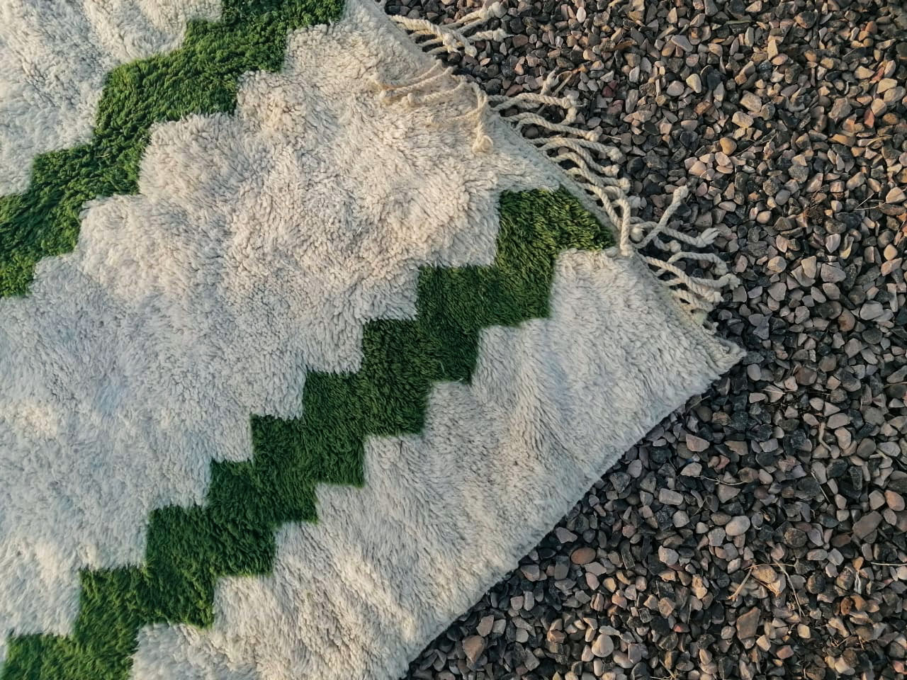 Moroccan Handmade Wool Rug White and Green - Image 2