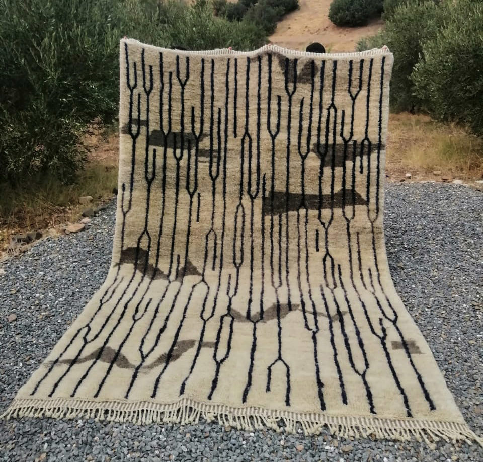 Taupe moroccan wool rug with black design