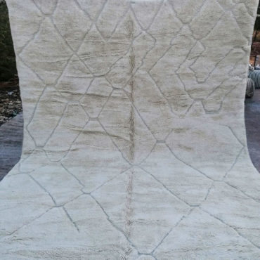White Moroccan Wool Rug 8’8″x10’2″