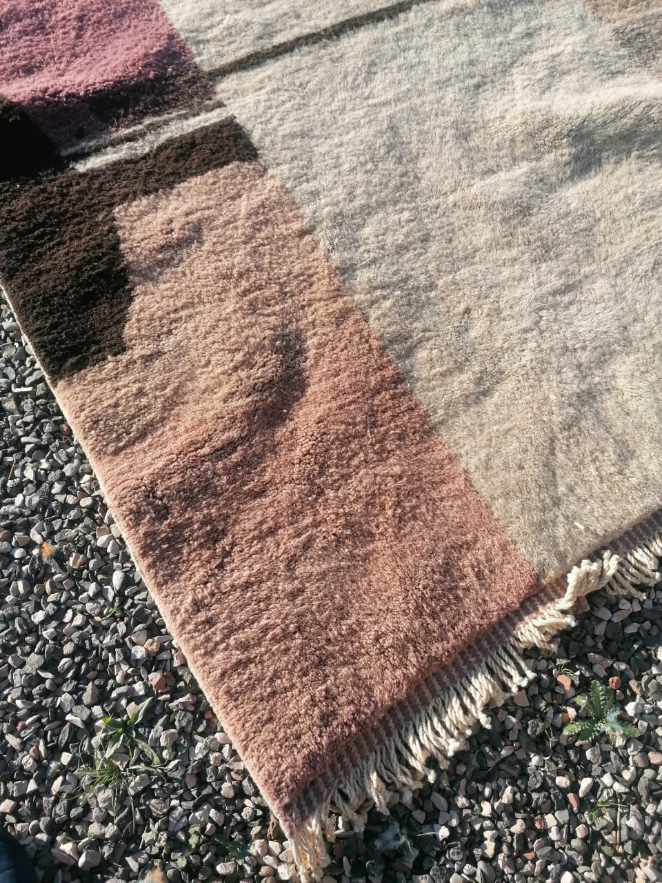 Pink Moroccan Wool Rug 7'x9' - Image 4