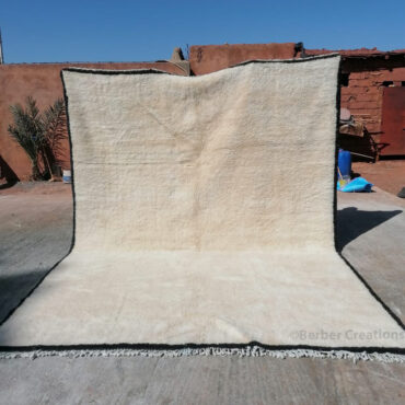 White Moroccan Wool Rug With Black Border 9’x12′