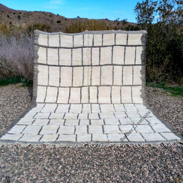 Moroccan Beni Rug Black and White 9.5’x13.4′