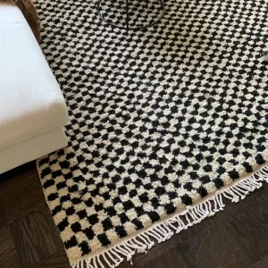 Read more about the article 10 Reasons to own a Moroccan Wool Rug