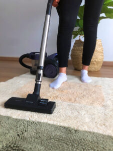 Read more about the article The Ultimate Guide to Cleaning Your Moroccan Rug at Home