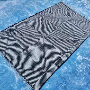 Moroccan Kilim Rug Flat Weave Black and White 6.5’x10.5′