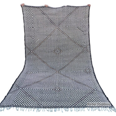 Moroccan Kilim Rug Flat Weave Black and White 6.5’x10.5′
