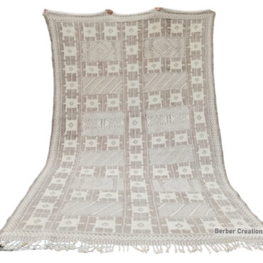 Beige Moroccan Zanafi Kilim Rug 6.5′ x 9.8′