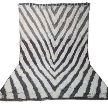 Shag Moroccan Wool Rug White and Black 6.5’x9.8′