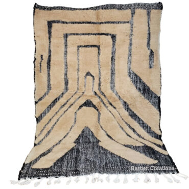 Textured Moroccan Beige Rug 4.9’x 8.2′ – TAMARRUR