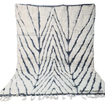 Shag Moroccan Wool Rug White and Black 6.5’x9.8′