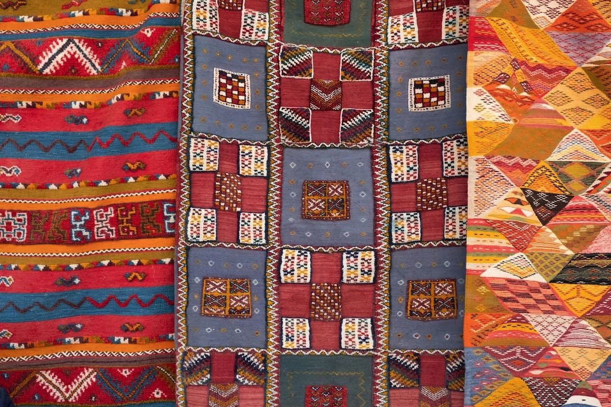 You are currently viewing Moroccan Handmade Rugs: A Journey into the Artistry of Berber Weavers