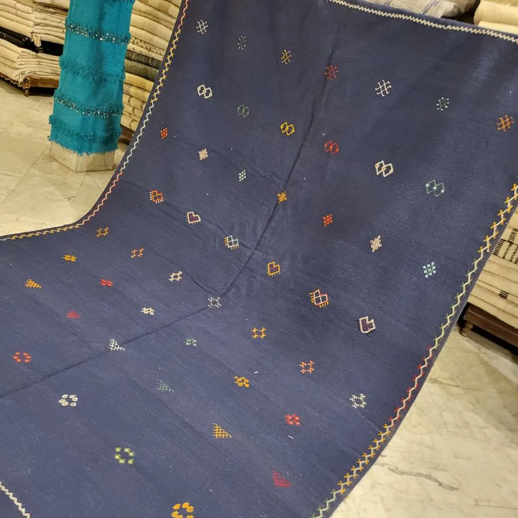 handmade flatweave wool rug blue taznakht style details 9