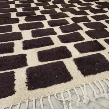 Shag Black and White Moroccan Wool Rug 6’x9′