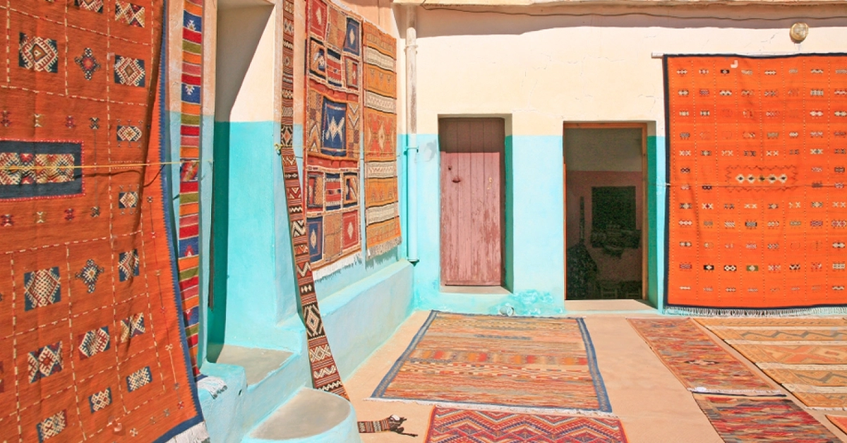 You are currently viewing Taznakht Rugs: Weaving Traditions, Colors, and Culture