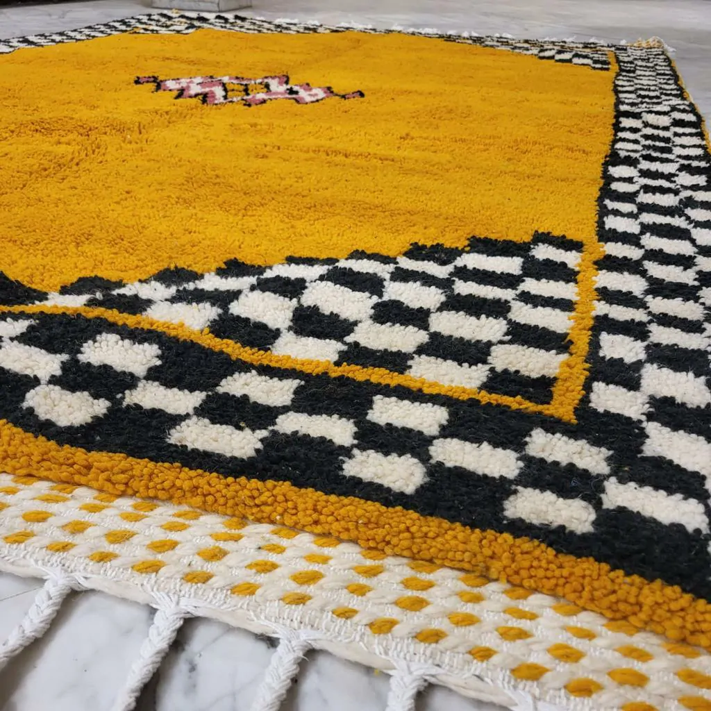 Traditional Berber Wool Rug Yellow 7’x10′