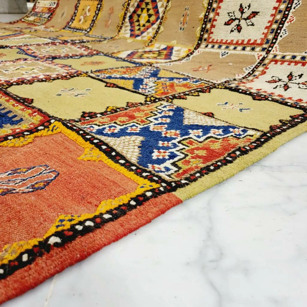 Taznakht Vintage Moroccan Berber Rug 7'x10' - Image 4