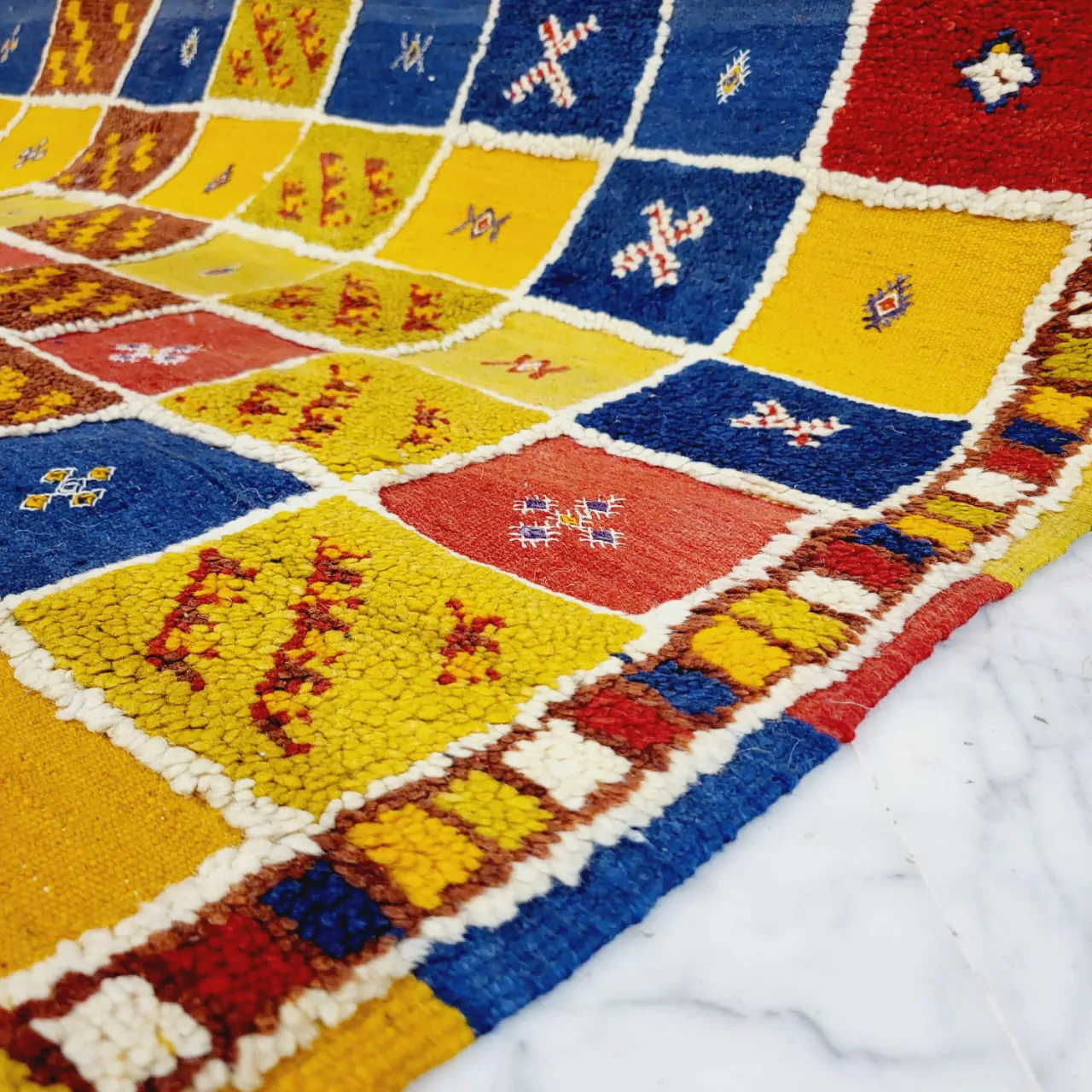 Taznakht Vintage Moroccan Berber Rug 6’x8′