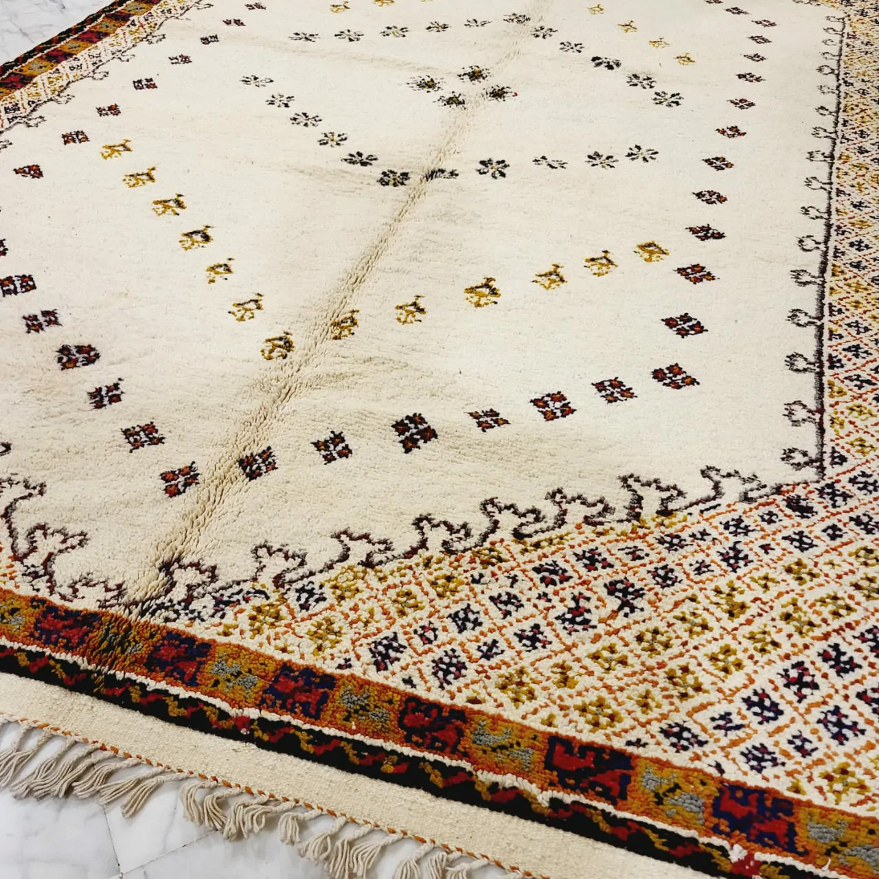 Taznakht Vintage Moroccan Berber Rug 7’x10′